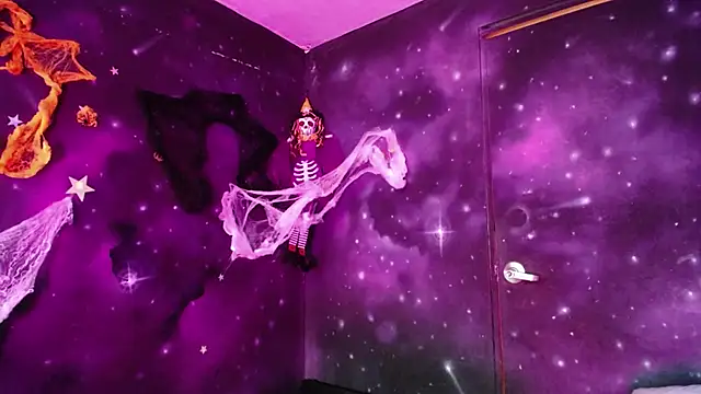 Snapshot of CristaldelLeon_s chatting on September 30, 8:14 pm CristaldelLeon s online show from September 30, 8:14 pm