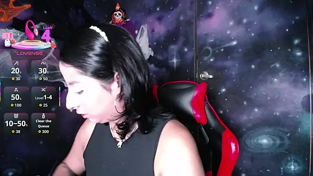 Snapshot of CristaldelLeon_s chatting on October 7, 2:14 pm CristaldelLeon s online show from October 7, 2:14 pm