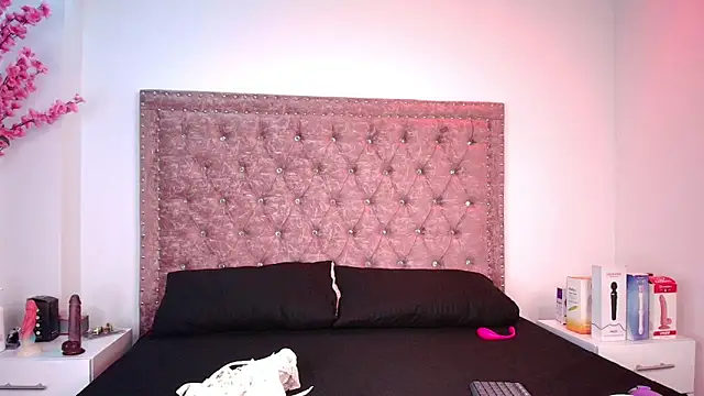 Antonella wild online show from May 18, 11:49 am