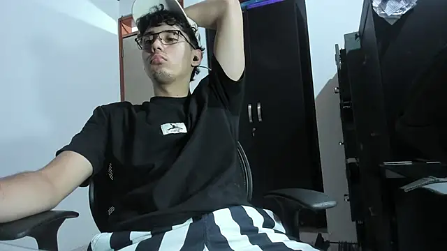 Snapshot of jacobs_shelby chatting on February 16, 3:35 am jacobs shelby online show from February 16, 3:35 am