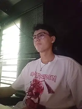 Snapshot of jacobs_shelby chatting on April 5, 7:44 pm jacobs shelby online show from April 5, 7:44 pm