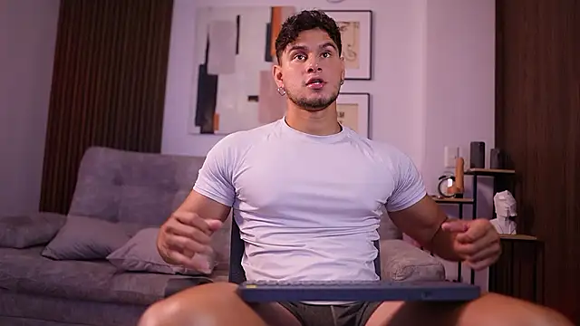 Snapshot of DaviesBrown chatting on February 28, 7:37 pm DaviesBrown online show from February 28, 7:37 pm