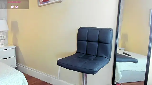 Snapshot of isabella_milf_ chatting on September 25, 7:06 pm isabella milf online show from September 25, 7:06 pm