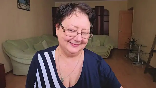 Snapshot of Margo_Moll chatting on February 18, 7:15 am Margo Moll online show from February 18, 7:15 am