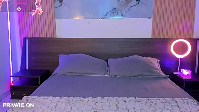 samanthaa moon online show from December 4, 11:24 pm