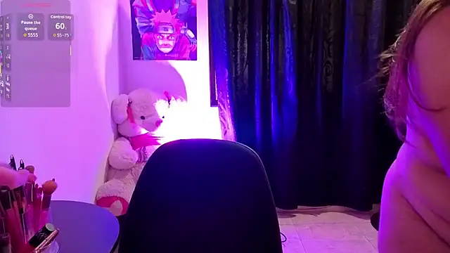 Snapshot of Gaby__Howards chatting on October 21, 7:03 pm Gaby Howards online show from October 21, 7:03 pm