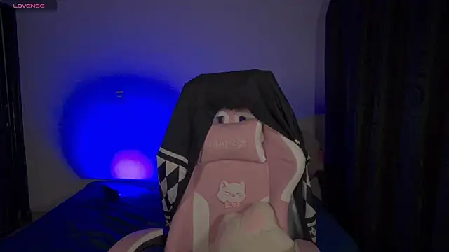 Gaby  Howards online show from November 3, 7:04 pm