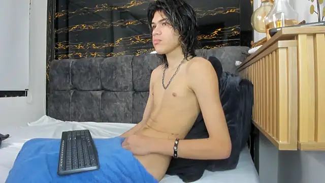 Diamond twink online show from February 28, 2:07 pm