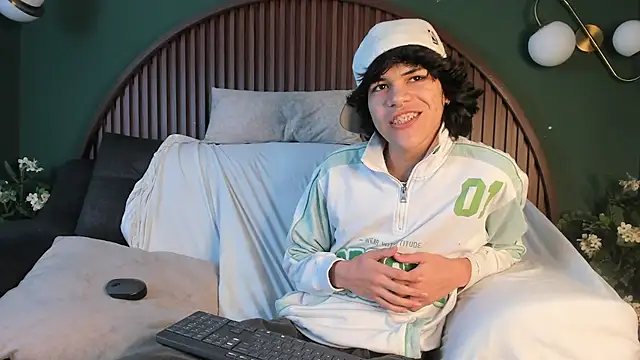 Diamond twink online show from July 26, 5:48 am