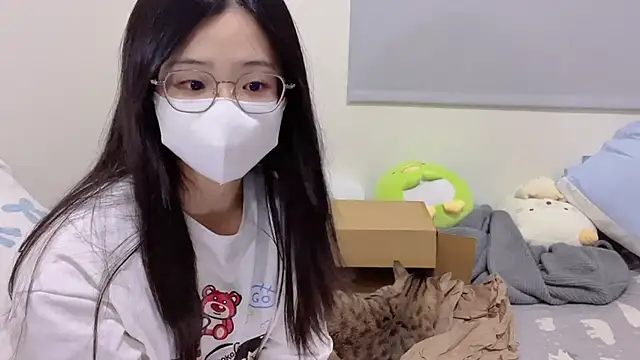 LHeart online show from October 19, 2:40 pm