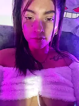 Fox Roxxan online show from May 7, 2:06 am