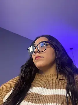 Snapshot of KatlynRous chatting on May 15, 6:37 pm KatlynRous online show from May 15, 6:37 pm