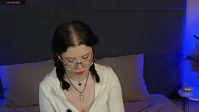Snapshot of RianaRey chatting on June 5, 6:20 am RianaRey online show from June 5, 6:20 am