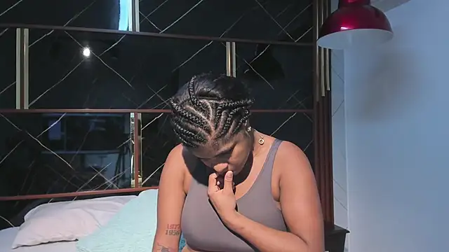 HannyThompson online show from March 15, 12:44 pm