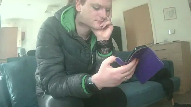 avamaxwell online show from May 16, 2:27 pm