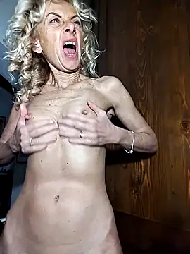 clarabell4 online show from December 2, 6:41 am