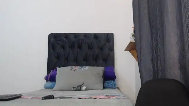 Snapshot of Busty-Caramel chatting on September 28, 2:22 pm Busty-Caramel online show from September 28, 2:22 pm