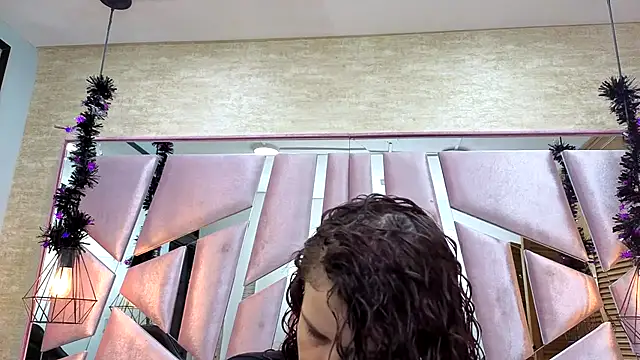 ThaliaCross online show from November 13, 7:46 pm