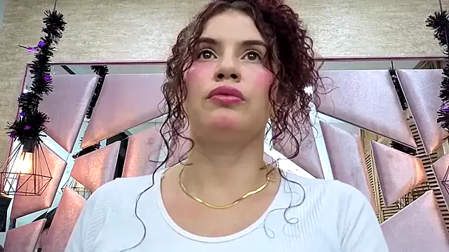 ThaliaCross online show from November 15, 7:54 pm