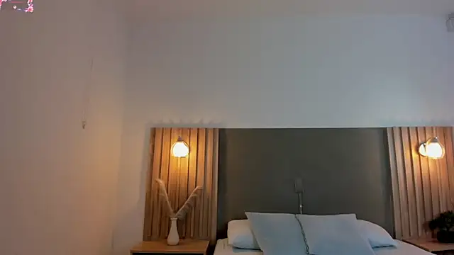 emma fhox online show from October 16, 2:23 am