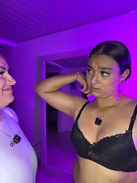 nicolexxaleja online show from April 25, 11:35 pm