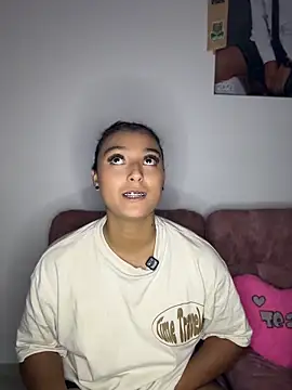 nicolexxaleja online show from May 9, 5:01 am