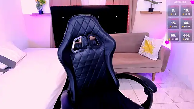 Sarah Brooke online show from October 27, 6:56 pm