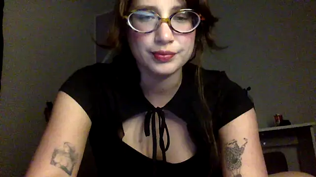 Snapshot of Meowkillah13 chatting on December 1, 11:21 pm Meowkillah13 online show from December 1, 11:21 pm