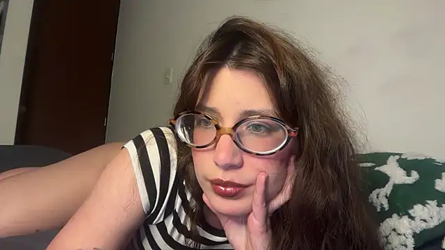 Snapshot of Meowkillah13 chatting on December 22, 11:46 pm Meowkillah13 online show from December 22, 11:46 pm