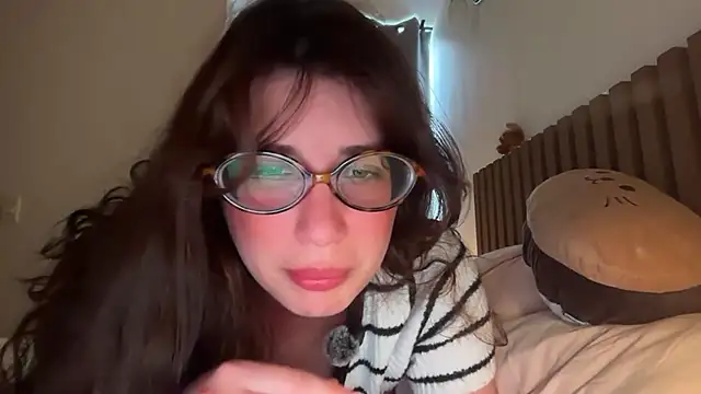 Snapshot of Meowkillah13 chatting on January 5, 7:39 pm Meowkillah13 online show from January 5, 7:39 pm