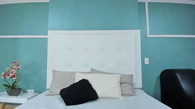 ania gomez online show from September 20, 9:38 pm