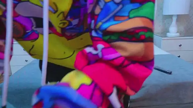 ZoeKrug online show from November 4, 12:26 pm