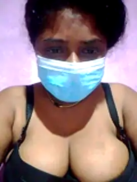 boosypussy online show from May 17, 3:30 pm