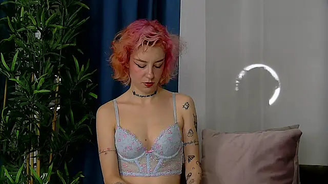 KristenRedd online show from September 11, 5:18 am