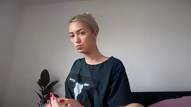 Kitty Swetty online show from October 13, 11:43 am