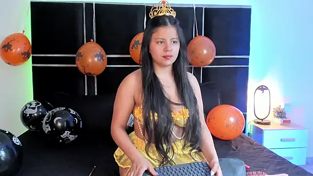 Snapshot of sasha_roldann chatting on October 31, 1:23 pm sasha roldann online show from October 31, 1:23 pm