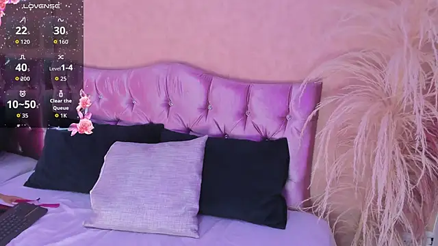 KARINAJTORRES online show from October 1, 8:59 pm