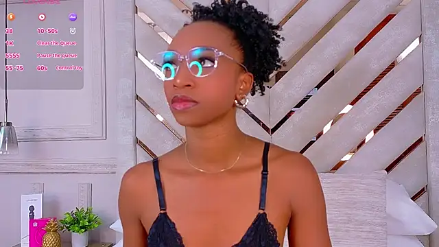 Agatha-Adams online show from November 4, 3:11 pm