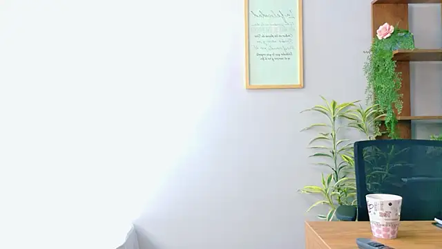 Agatha-Adams online show from December 18, 2:23 pm