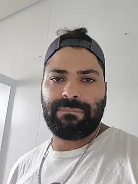 jhony051090 online show from May 19, 1:50 pm