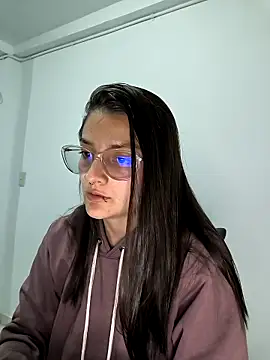 Coralinne   online show from April 21, 1:07 am