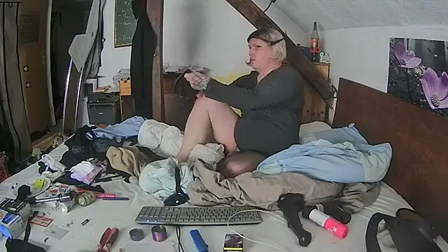 VanessaSissyGay online show from September 9, 2:00 am