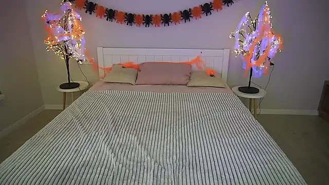 Snapshot of IvyLaurent chatting on November 2, 8:17 am IvyLaurent online show from November 2, 8:17 am