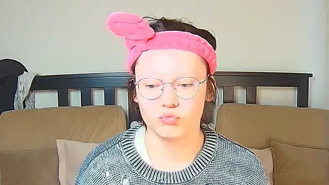 Snapshot of Derek_Carter chatting on February 19, 12:01 pm Derek Carter online show from February 19, 12:01 pm