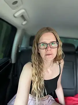 Bikergirl 97 online show from May 6, 12:43 pm