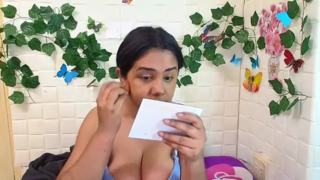 Snapshot of IndiaSexyStripper4u chatting on September 23, 5:38 pm IndiaSexyStripper4u online show from September 23, 5:38 pm