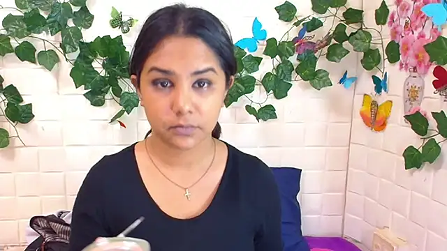 Snapshot of IndiaSexyStripper4u chatting on November 1, 5:37 pm IndiaSexyStripper4u online show from November 1, 5:37 pm