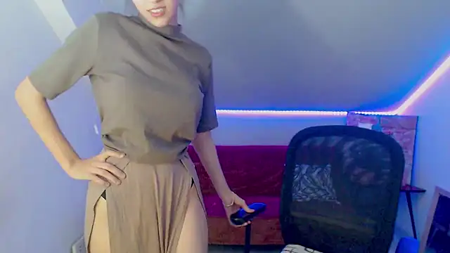 Snapshot of BonniePearson chatting on September 16, 9:27 pm BonniePearson online show from September 16, 9:27 pm