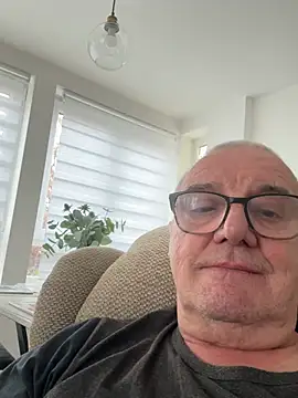 mke1874 online show from April 3, 9:51 am