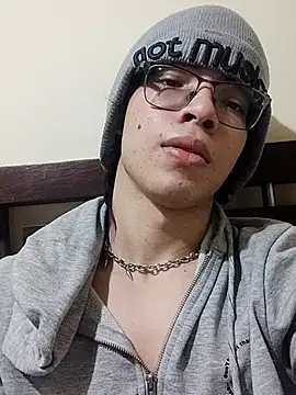 herlw online show from February 13, 8:43 am